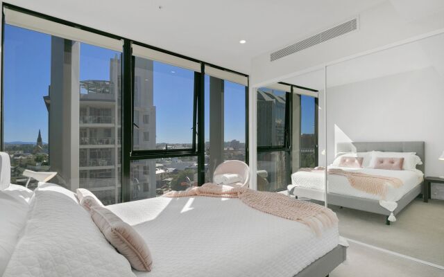 Stay In Style - Luxury CBD Apartment