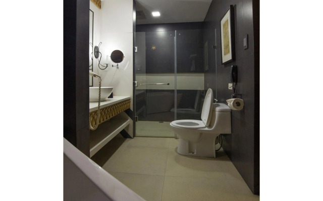 Summit Hotel Magnolia