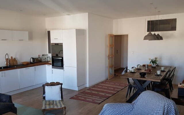 Sete Vue Canal Duplex Pour 7 Personnes