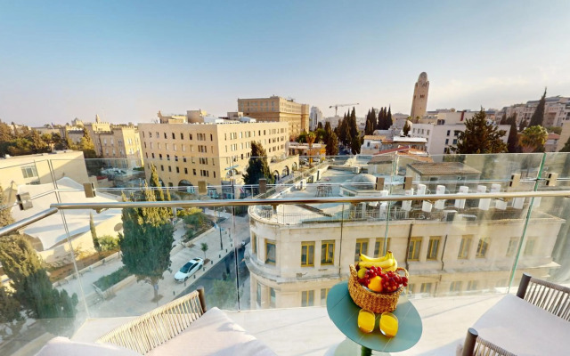 *King David Residences*2 Bd*Pool/Gym/Parking*