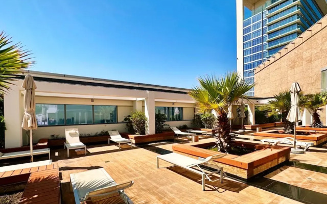 Pristine Difc 1BR w Pool Gym