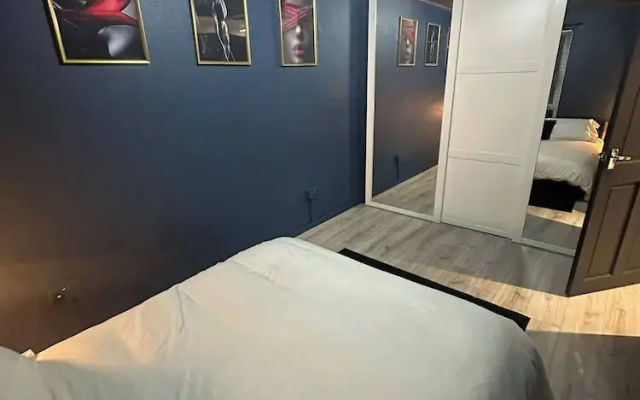 A Discreet & Elegant Play Space for Couples