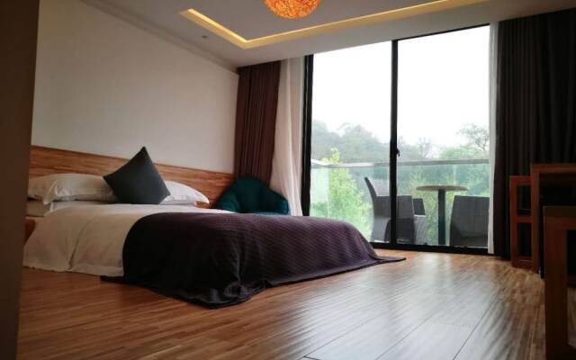Taihu Baopu LingXia Inn