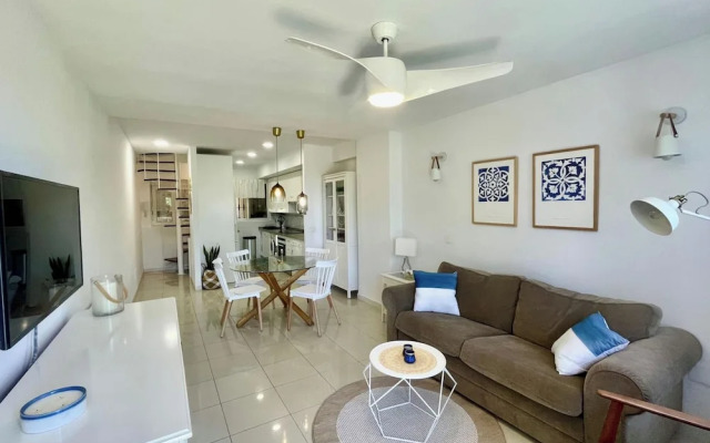 Townhouse - Sleeps 4 - Pool - Playground