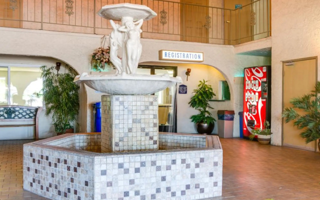 California Suites Hotel