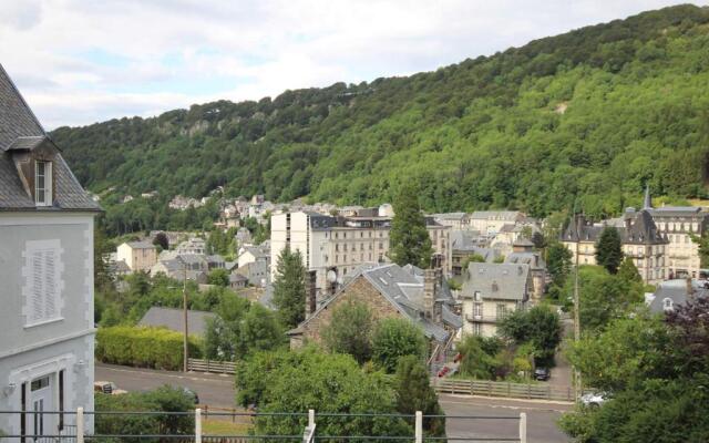 Appartement Mont-Dore, 1 pièce, 4 personnes - FR-1-608-100