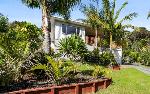 Ota Point Paradise - Whangaroa Holiday Home