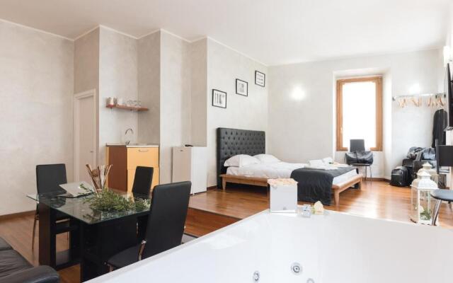 PLAZA SUITE Collection