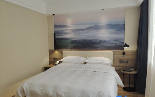 Yunshang Light Luxury Hotel (Taizhou Huangyan Branch)