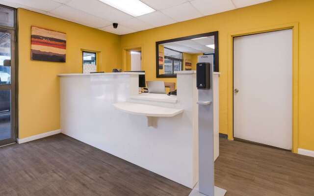 Econo Lodge