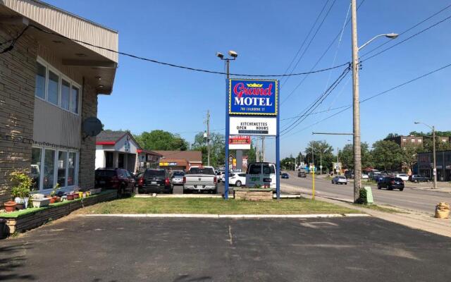 Grand Motel