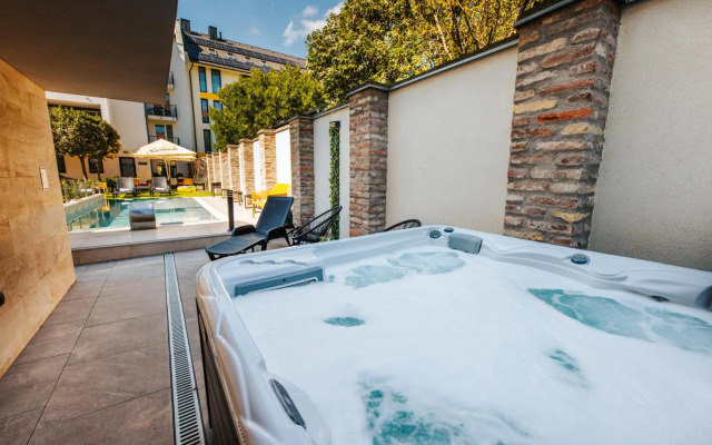 Auris Hotel