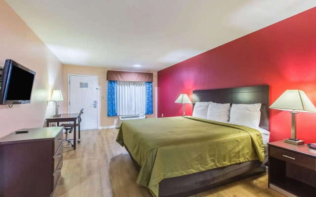Quality Inn & Suites Bridge City/Orange