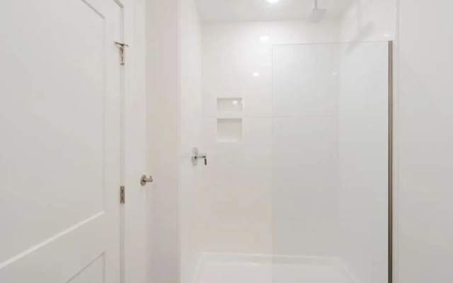 The Grove 6 by Avantstay Private Balcony