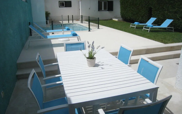 Petunia - Guest House