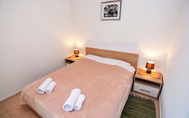 Apartments & Rooms Vanja