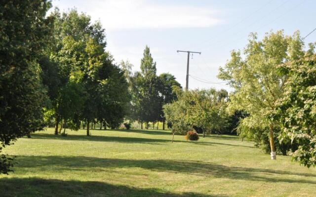 Gîte Saint-Pourçain-sur-Sioule, 2 pièces, 2 personnes - FR-1-489-30
