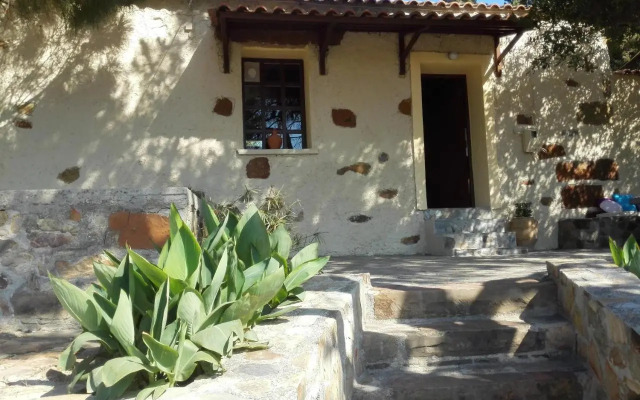 Trouli House