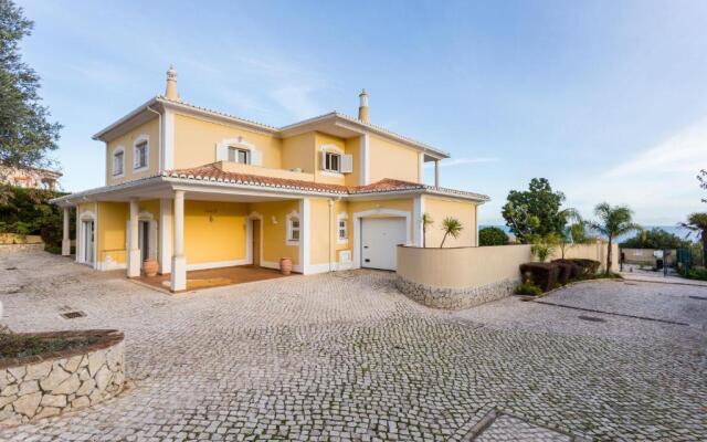 CoolHouses Algarve Luz, 5 bed villa & pool, Casa N