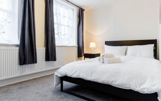 OYO Kings Cross Apartment