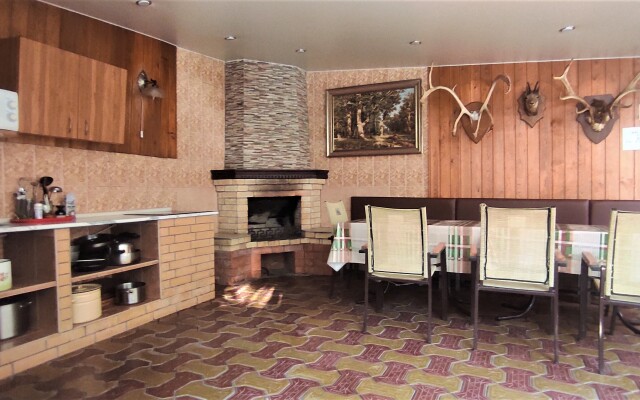Gold NiVa Guest House