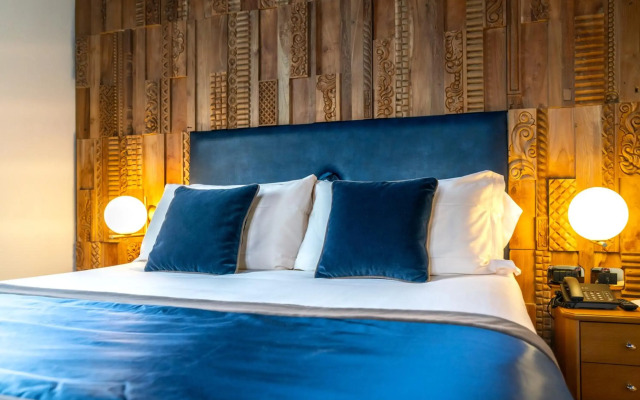 Ambra Cortina Luxury & Fashion Boutique Hotel