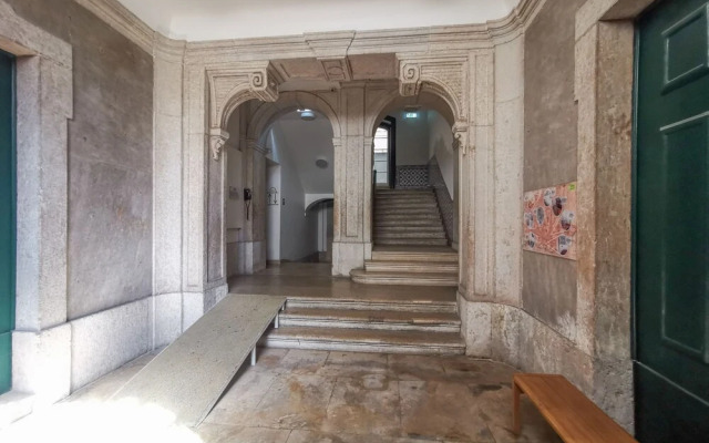 Fanqueiros Apartment