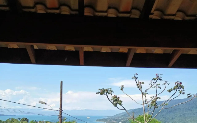 Casa espaçosa, aconchegante, com vista para o mar