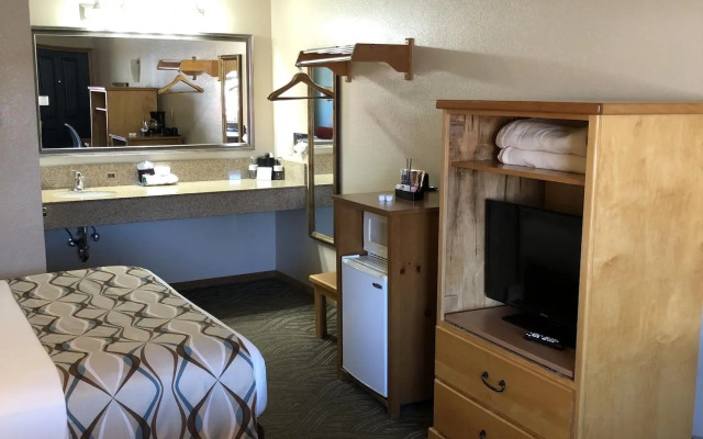 Super 8 by Wyndham Florence OR