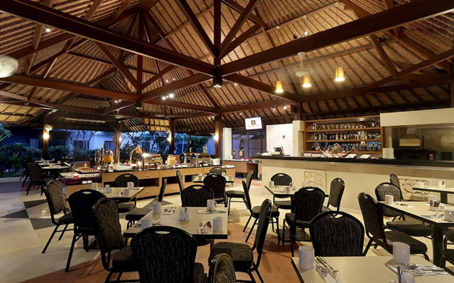 Отель Kuta Central Park