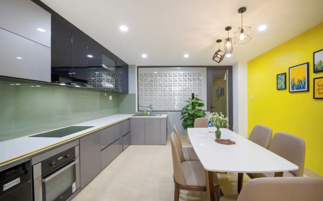 N to M House