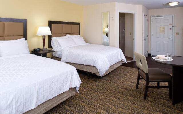 Candlewood Suites Olathe by IHG