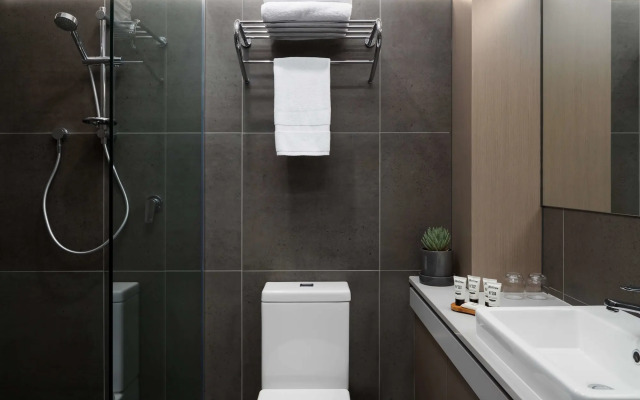 Rydges Pit Lane Hotel