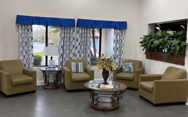 Days Inn & Suites Mobile