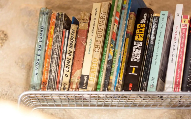 Riverside 2 Bedroom Apartment by DA'HOME