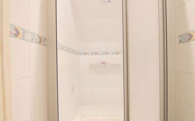 House Yu Fine Carnac