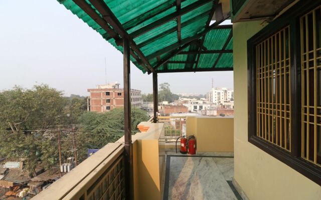 OYO 24951 Vaibhav Palace