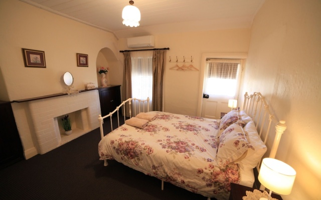 Miss Mabel Cottage - Adults Only – Guest Rooms – Burra