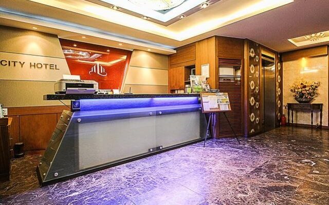 City Hotel