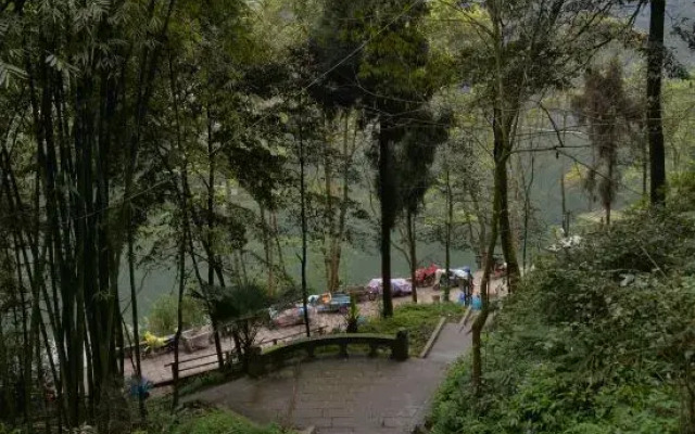 Mount Emei Peace Hotel
