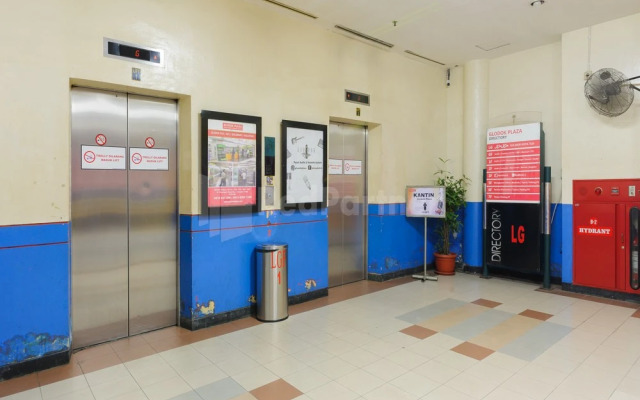 Metro Hotel near Kota Tua Mitra RedDoorz