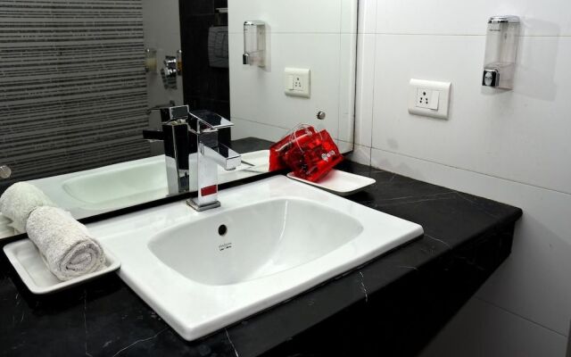 OYO 3537 Hotel Landmark