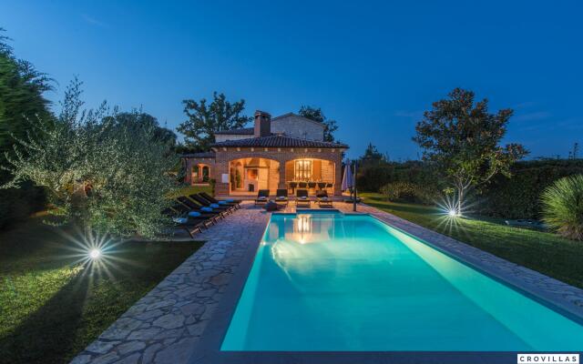 Rustica in Visnjan with 5 bedrooms and 1 bathrooms