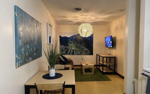 2 Bedroom 2 Bath Downtown Sleeps Six Walkable