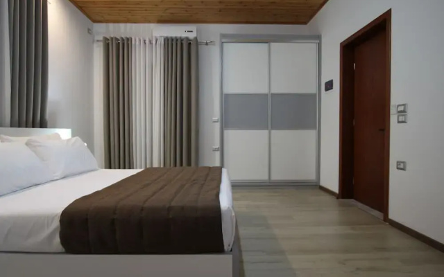 ORCHIDS Hotel