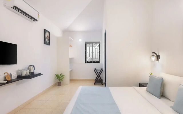 8fold by LaRiSa Siolim