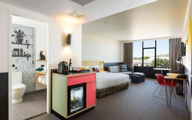 Atura Albury