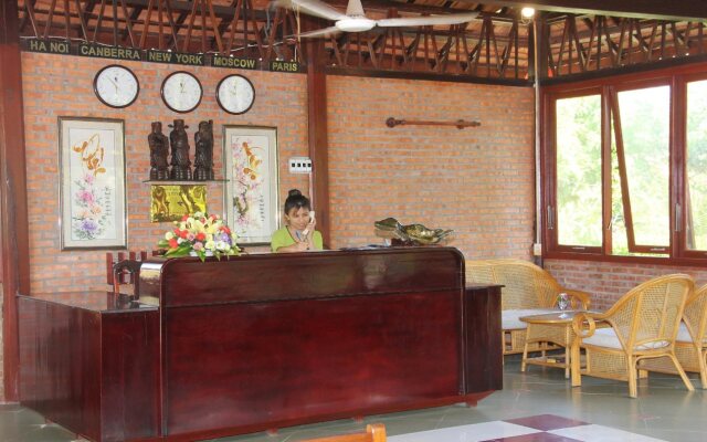 Little Paris Resort