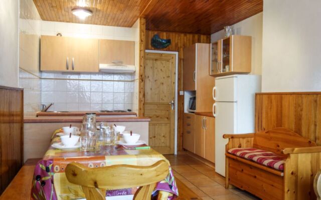 Le 2100 A et B 12731