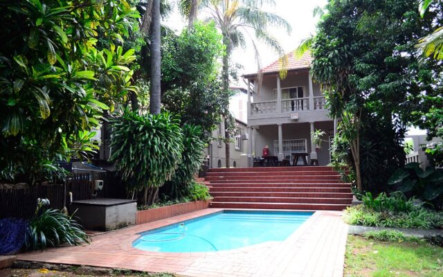 Laletsa Lodge